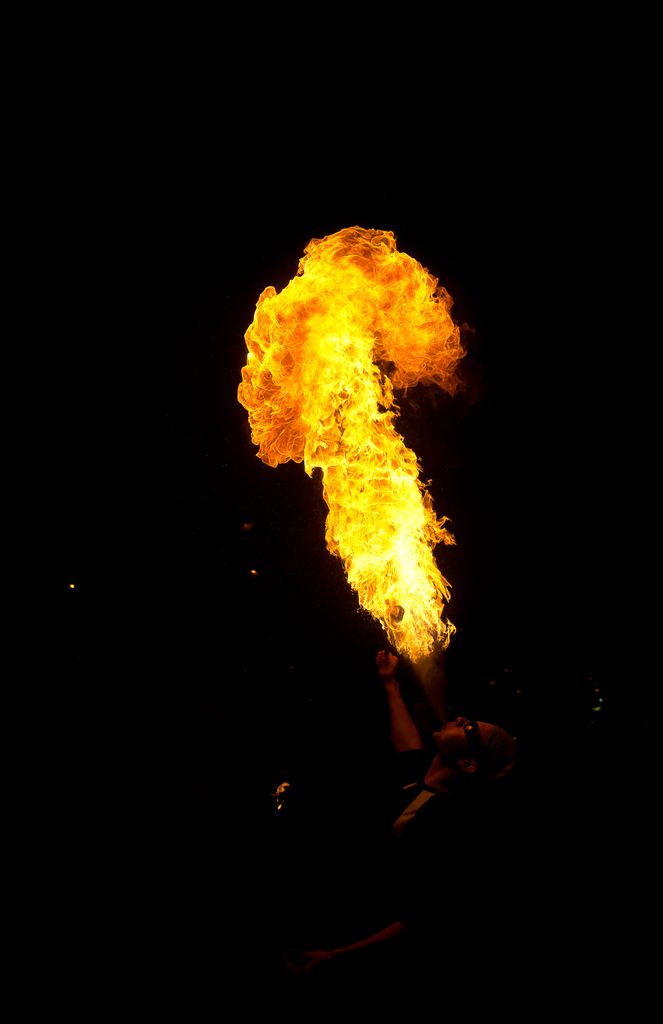 Photos cracheurs de feu - anniversaire 8 ans palais tokyo 21 janvier 2012 - Page 10 2012_Cracheurs_12